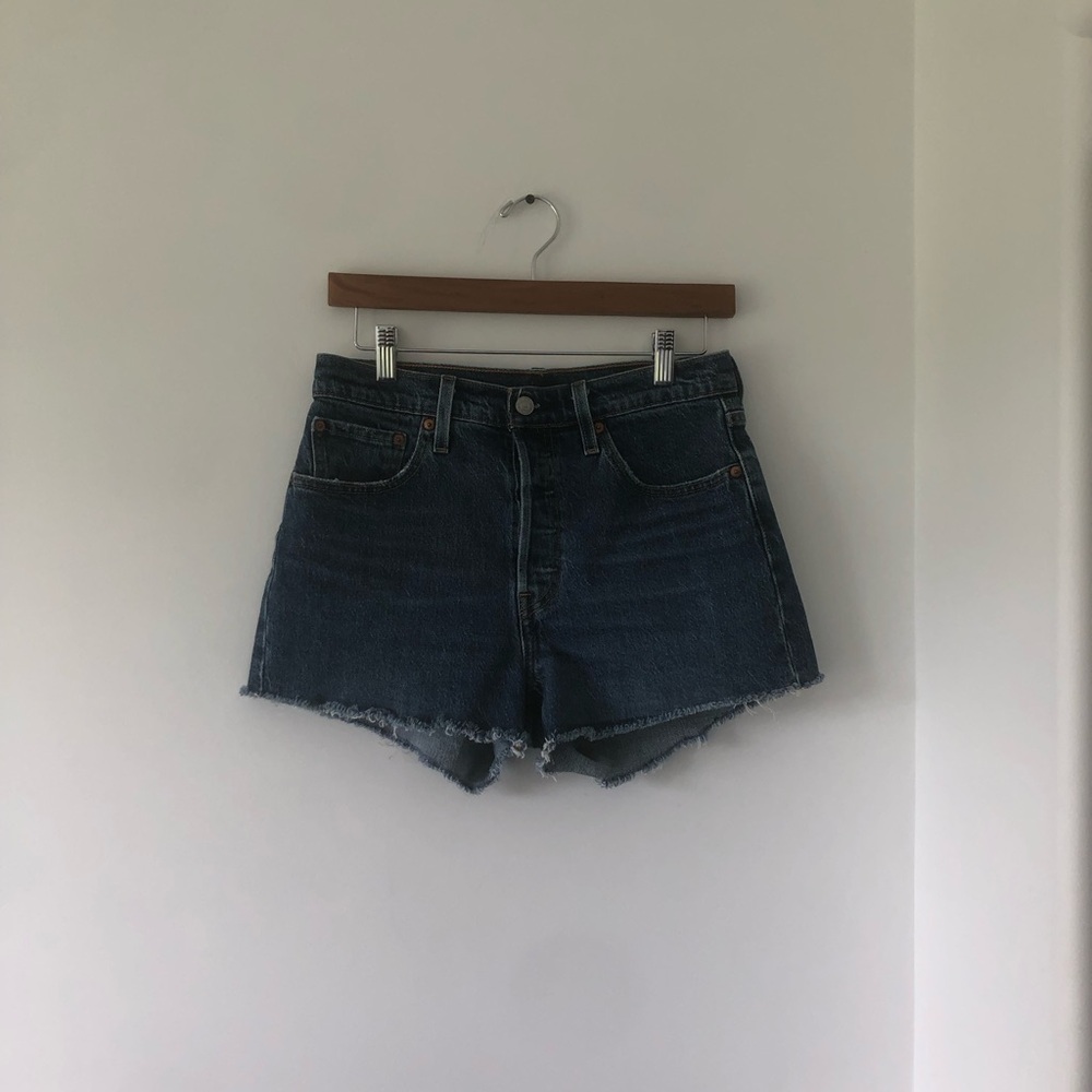 Levi's Dark Blue High-Rise Denim Cutoff Shorts | Size W28
